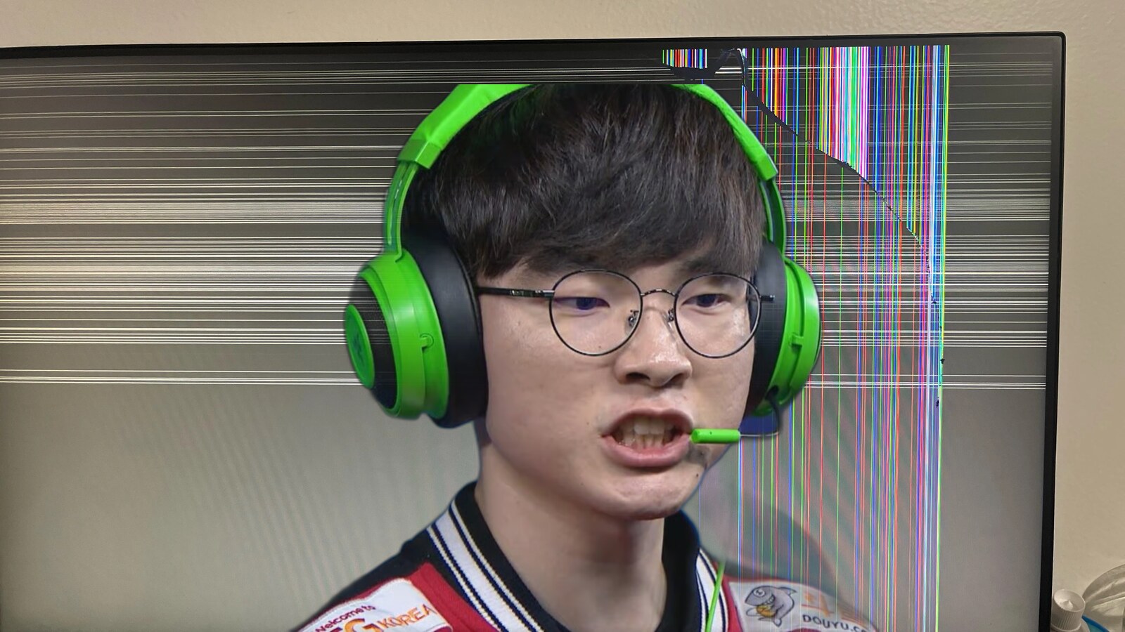 Faker destroys monitor after defeat to The Challengers